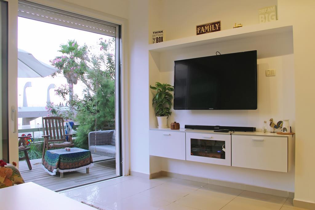 Gordon Beach Apartments Tel Aviv Bagian luar foto