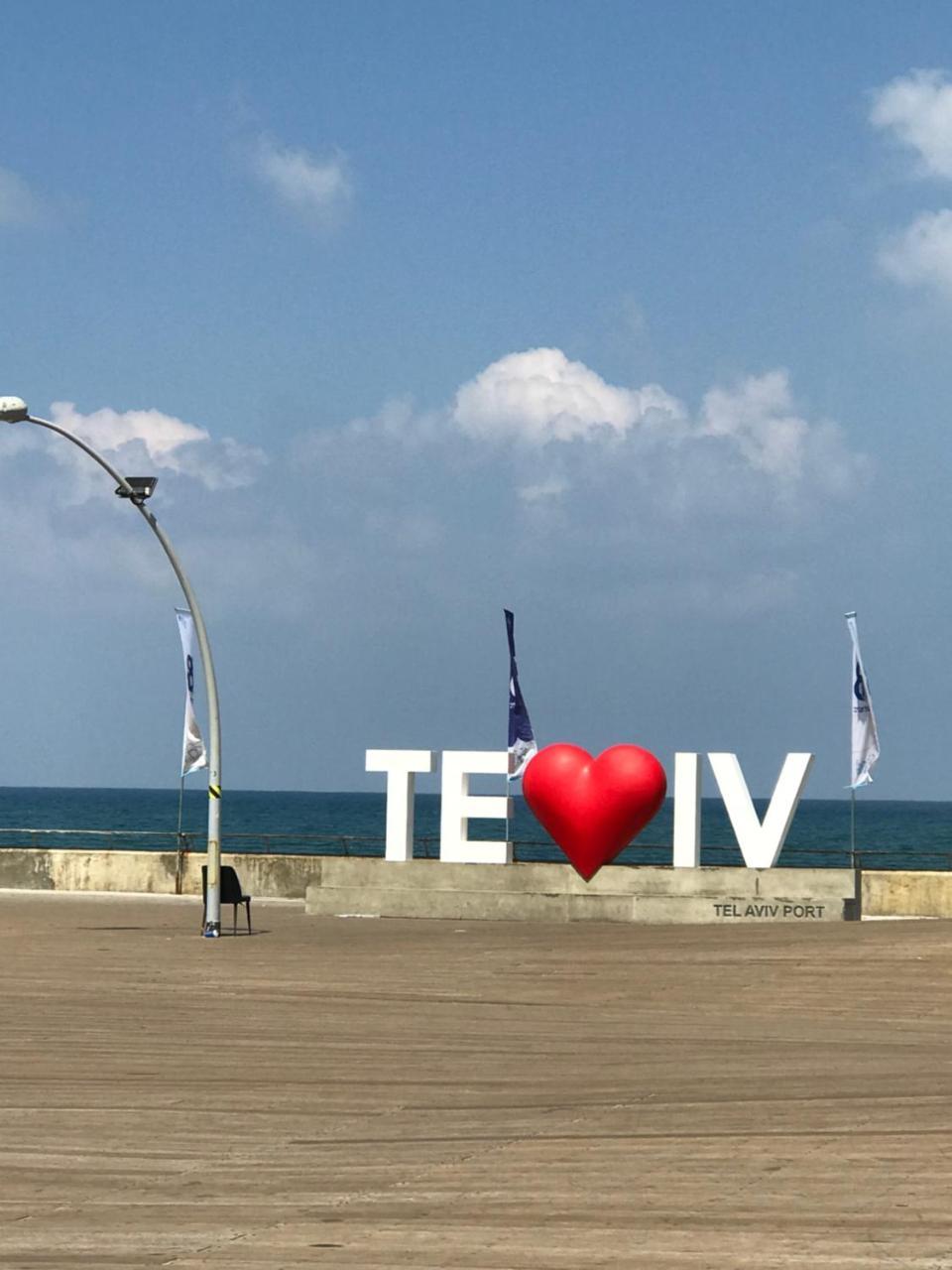 Gordon Beach Apartments Tel Aviv Bagian luar foto